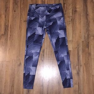 MOVING SALE: like new Athleta tights